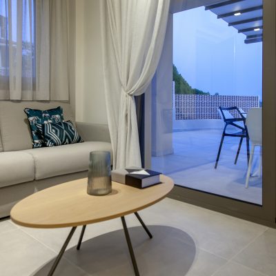 villa-monolithi-kanali-preveza-living-room-night-view